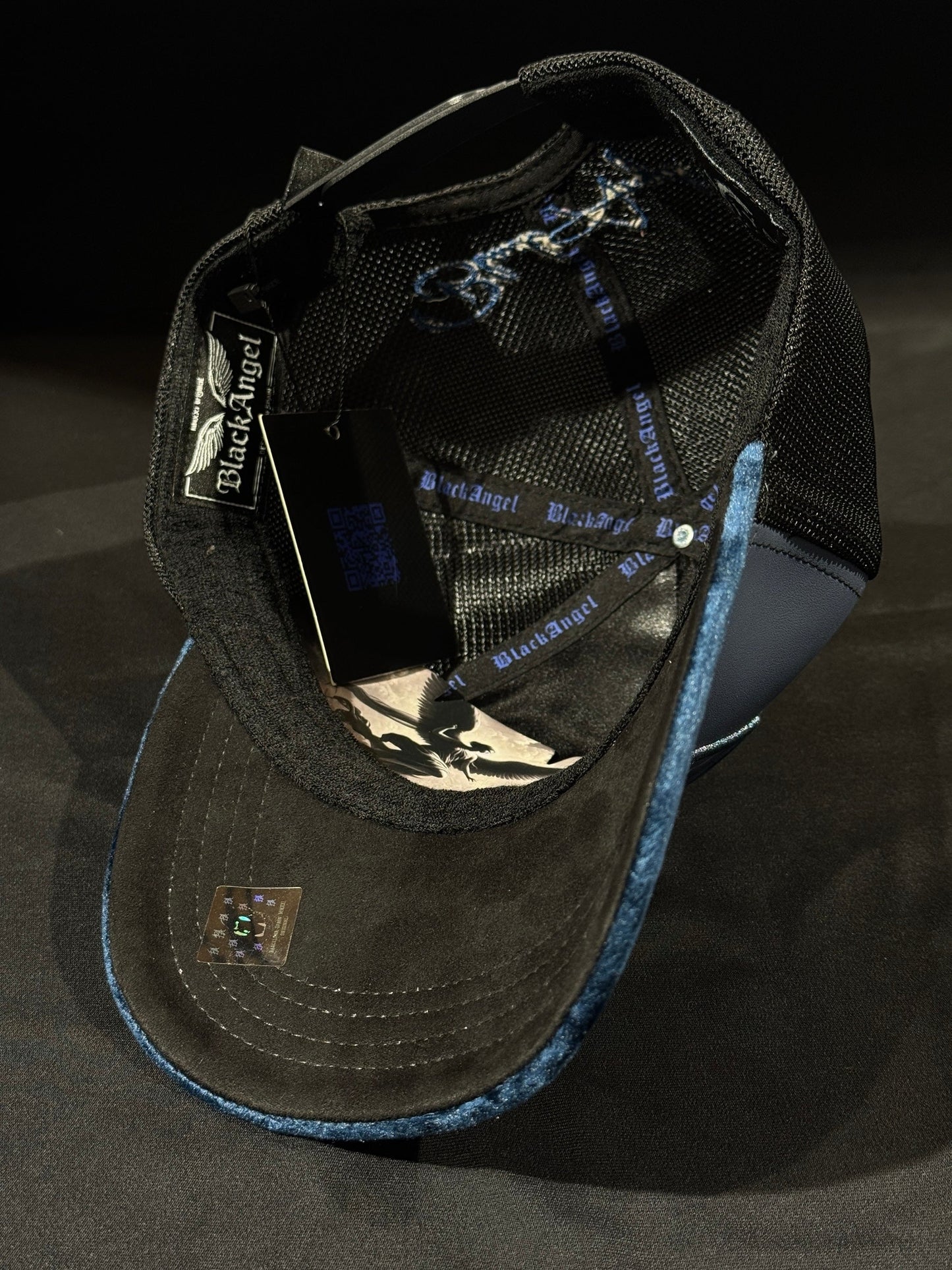 Gorra Black Angel Visera Terciopelo Goku - Rey De La Calle