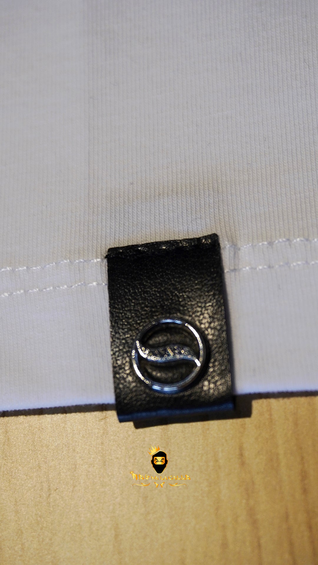 Camiseta Slim Fit Pirate Gang París Blanca Pedrería Brillante Oso Negro - Rey De La Calle