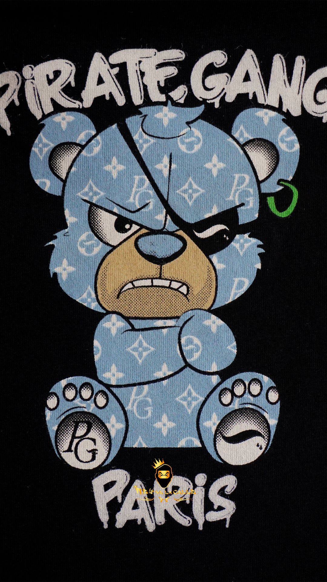 Camiseta Slim Fit Pirate Gang París Negra Pedrería Brillante Oso Azul - Rey De La Calle
