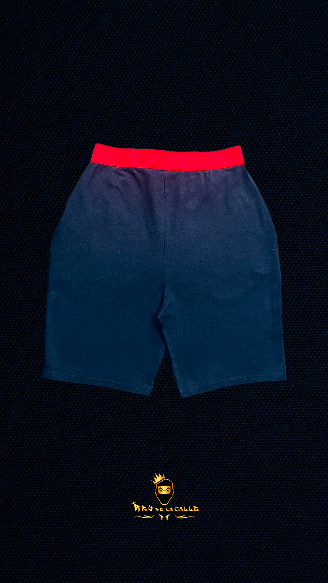 Pantalones Cortos 'SikSilk' Azul Marino con Cintura Elástica Roja y Logo Bordado