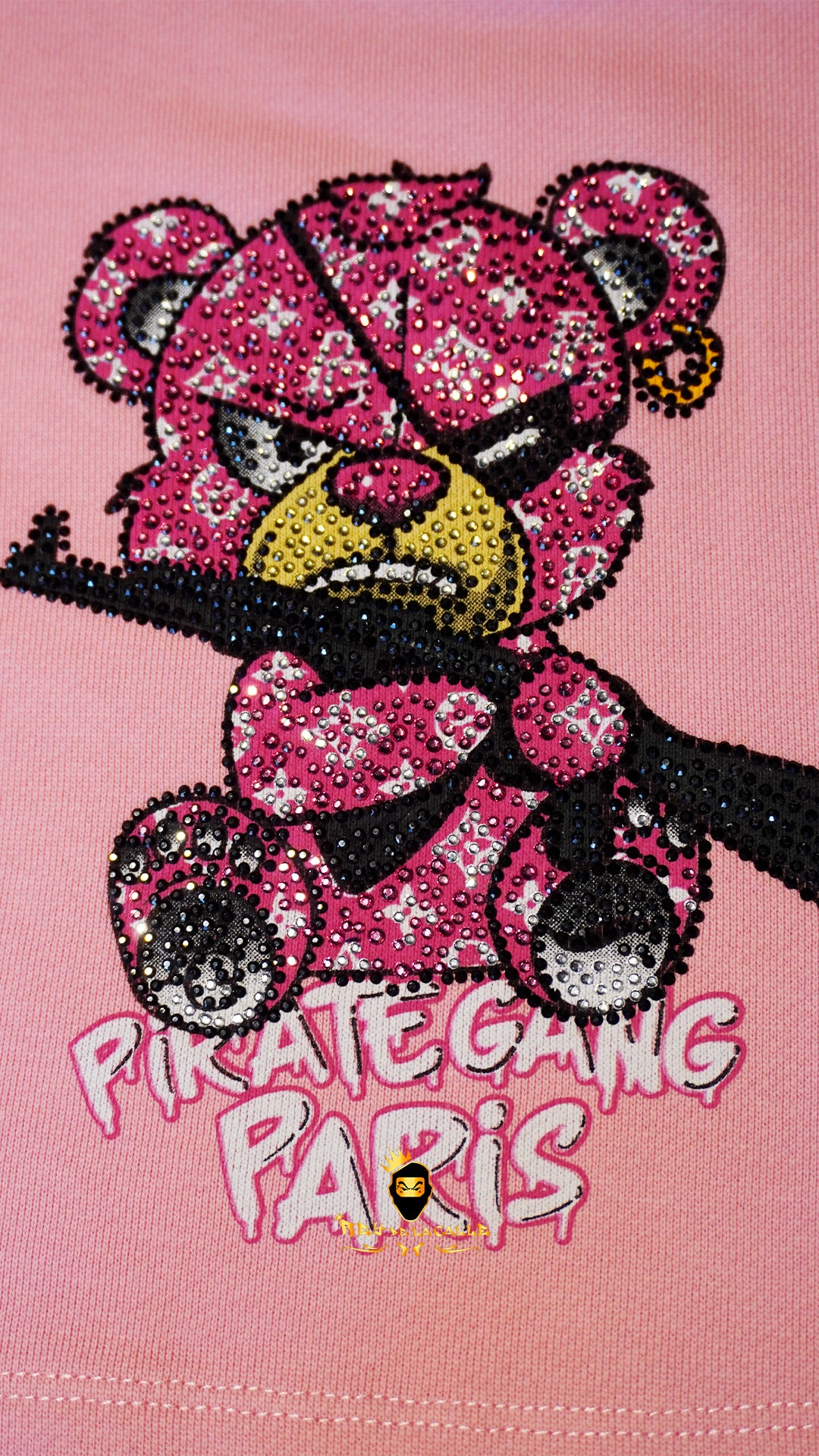 Conjunto Pirate Gang París Rosa Pedrería Brillante Oso Rosa Ak47 - Rey De La Calle