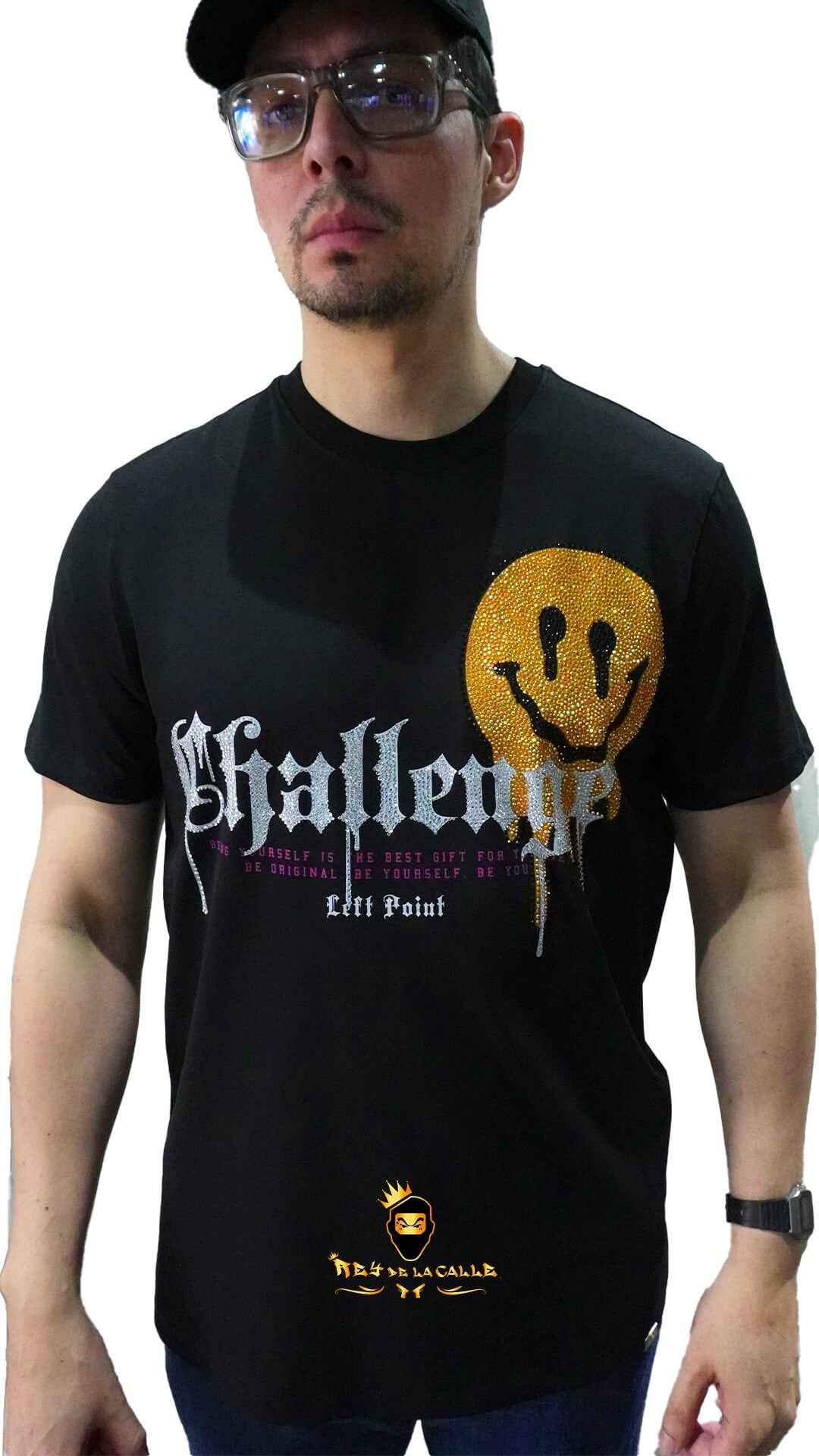 Camiseta Left Point Negra Pedrería Brillante Emoticons