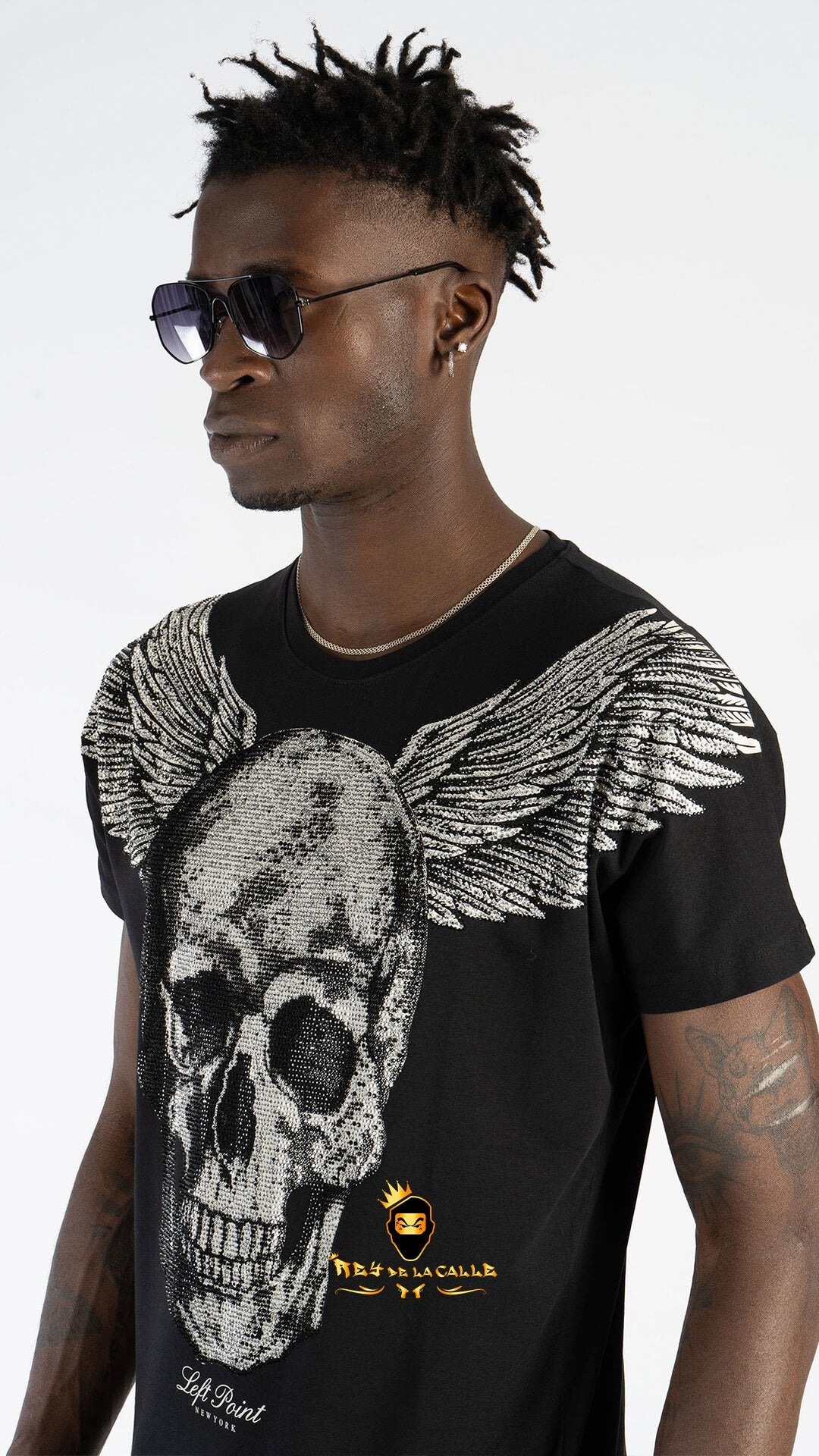 Camiseta Left Point Negra Pedrería Brillante Calavera Con Alas Plateada - Rey De La Calle