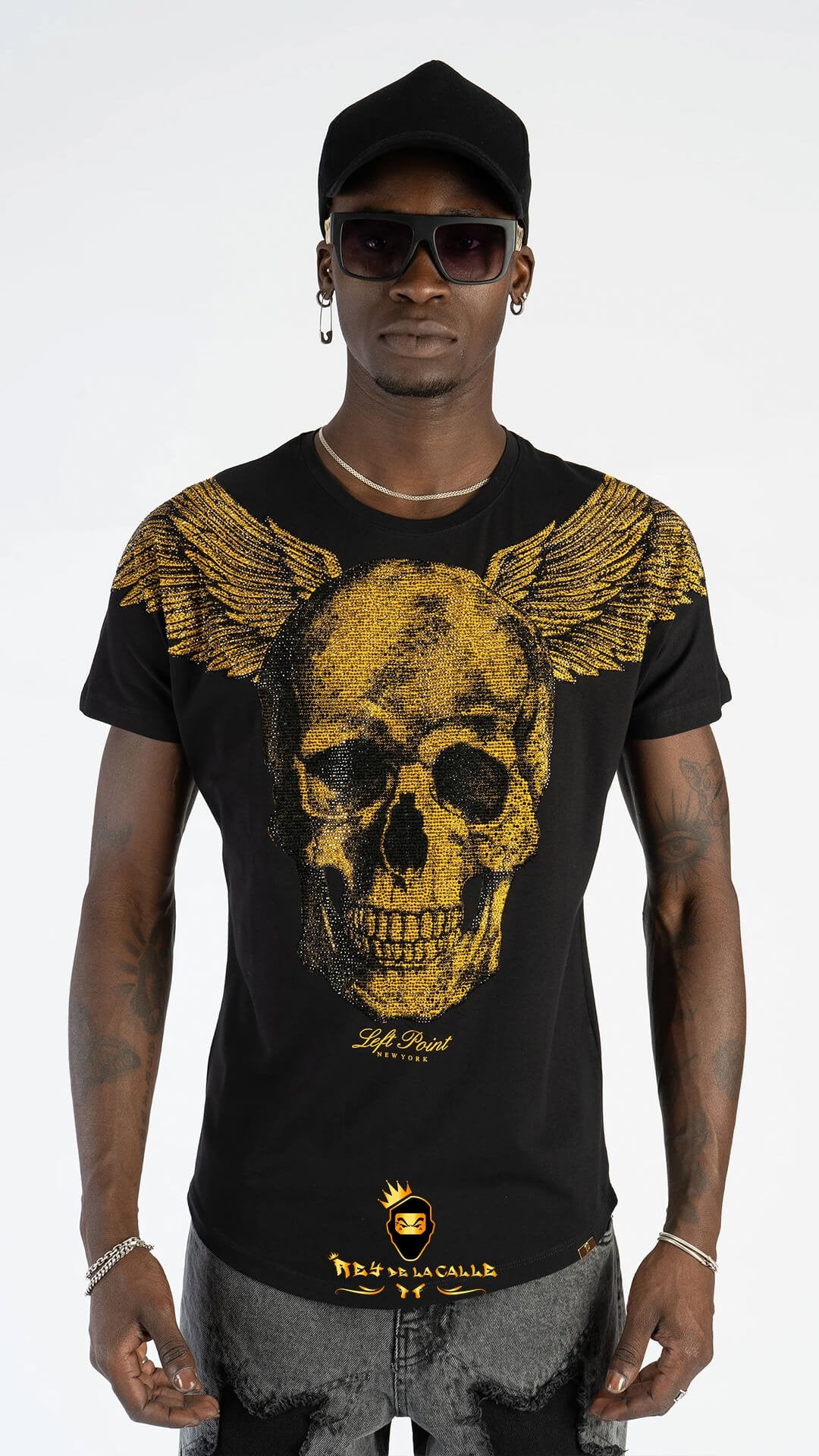 Camiseta Left Point Negra Pedrería Brillante Calavera Con Alas Doradas - Rey De La Calle