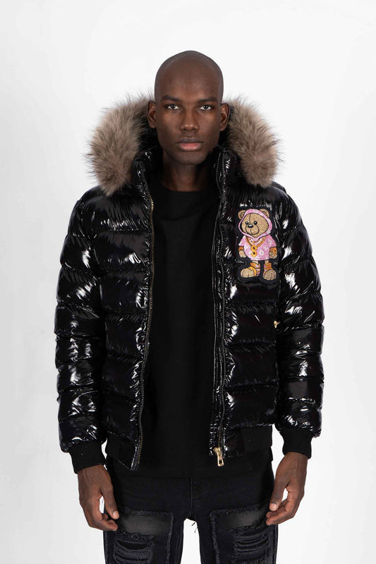 Chaqueta Plumífero Negro con Capucha de Pelo y Diseño de Osito Gánster Rosa