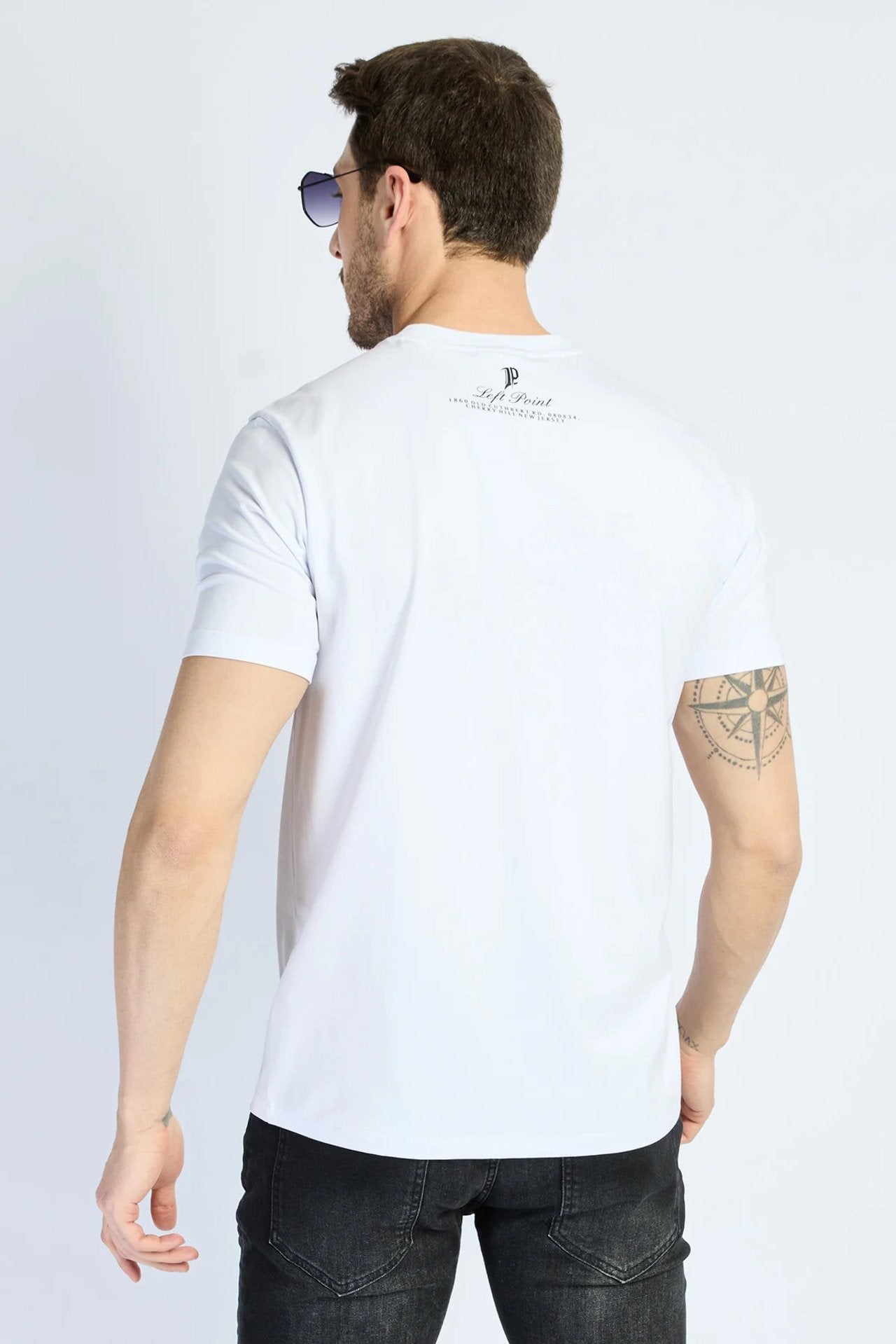 Camiseta Left Point Blanca Pedrería Brillante Dedo Apuntando - Rey De La Calle