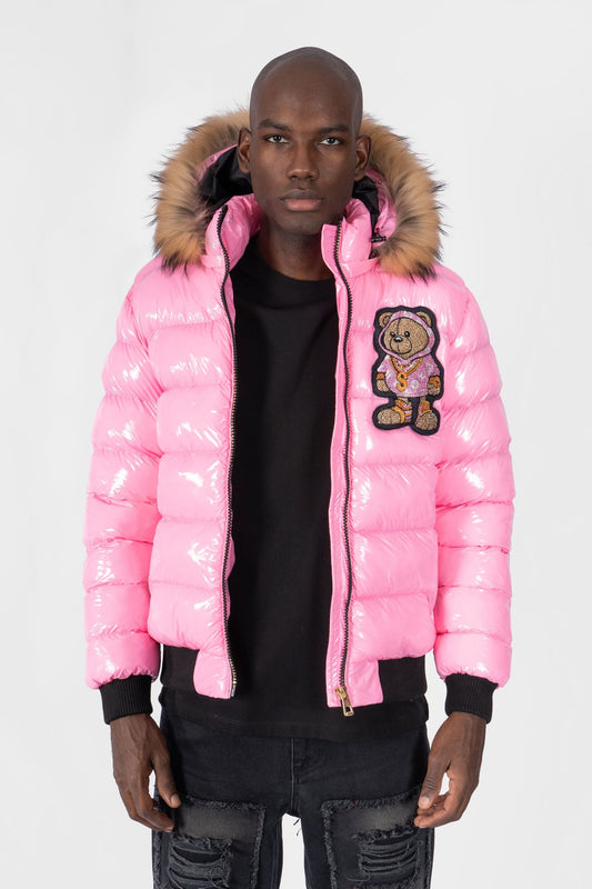 Chaqueta Pirate Gang Paris rosa brillante con capucha de pelo natural y parche de osito gánster, vista frontal