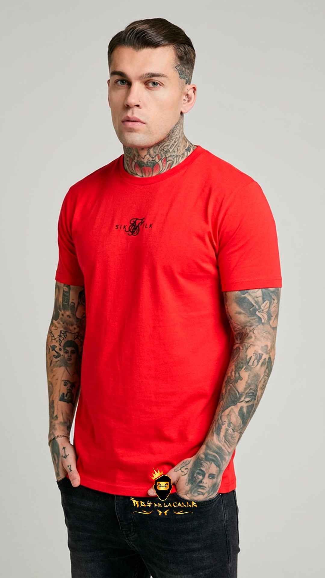 Camiseta Roja de Manga Corta SikSilk con Logo Bordado Central en Negro