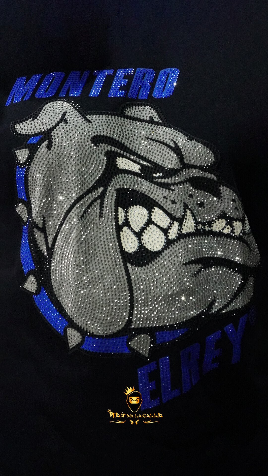 Camiseta Montero El Rey Negra Pedrería Brillante Bulldog Collar Azul