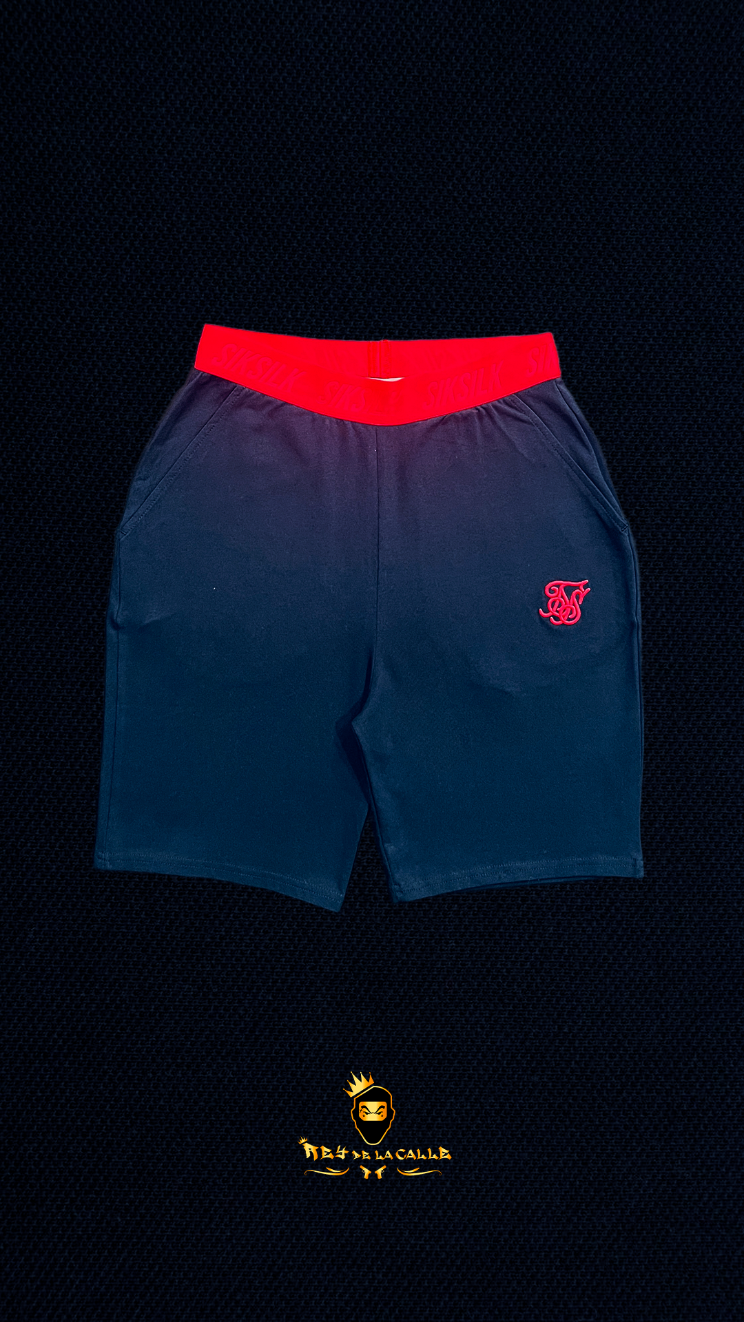 Pantalones Cortos 'SikSilk' Azul Marino con Cintura Elástica Roja y Logo Bordado