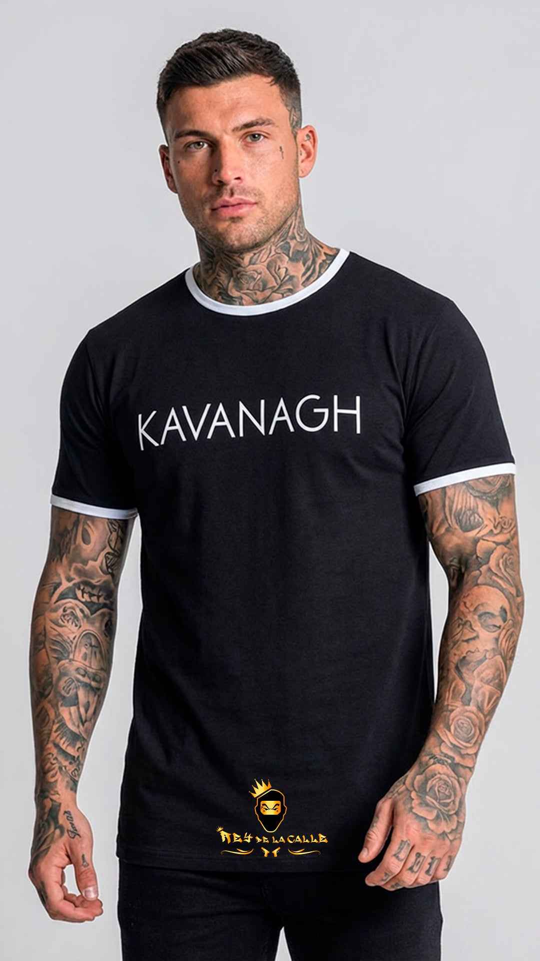 Camiseta Negra con Ribete Blanco Kavanagh