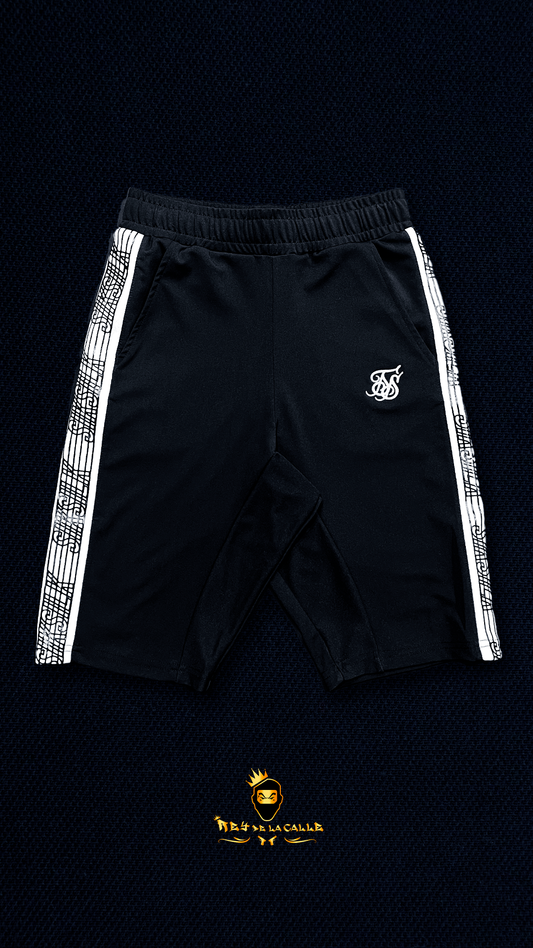 Pantalones Cortos Negros SikSilk con Bandas Laterales Blancas y Logo Bordado