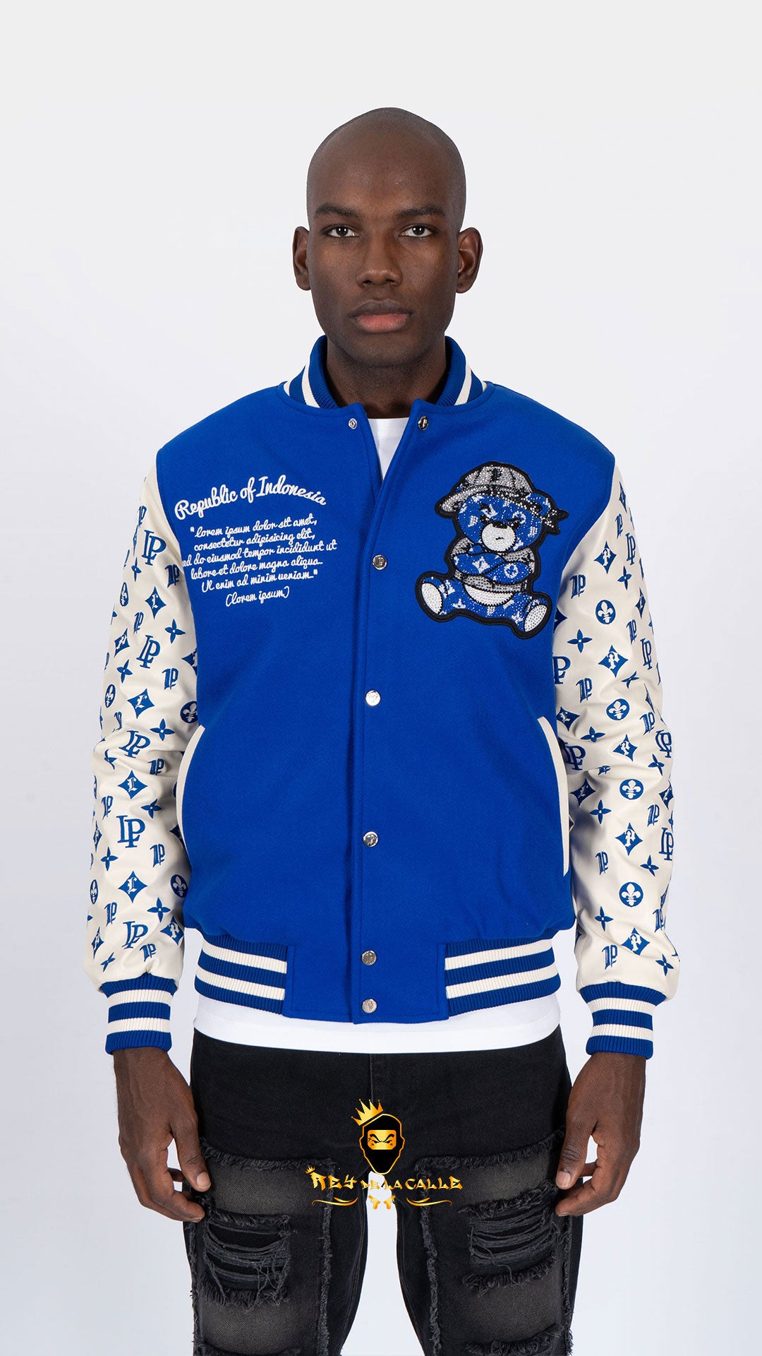 CHAQUETA COLLEGE OSITO AZUL REY Rey De La Calle