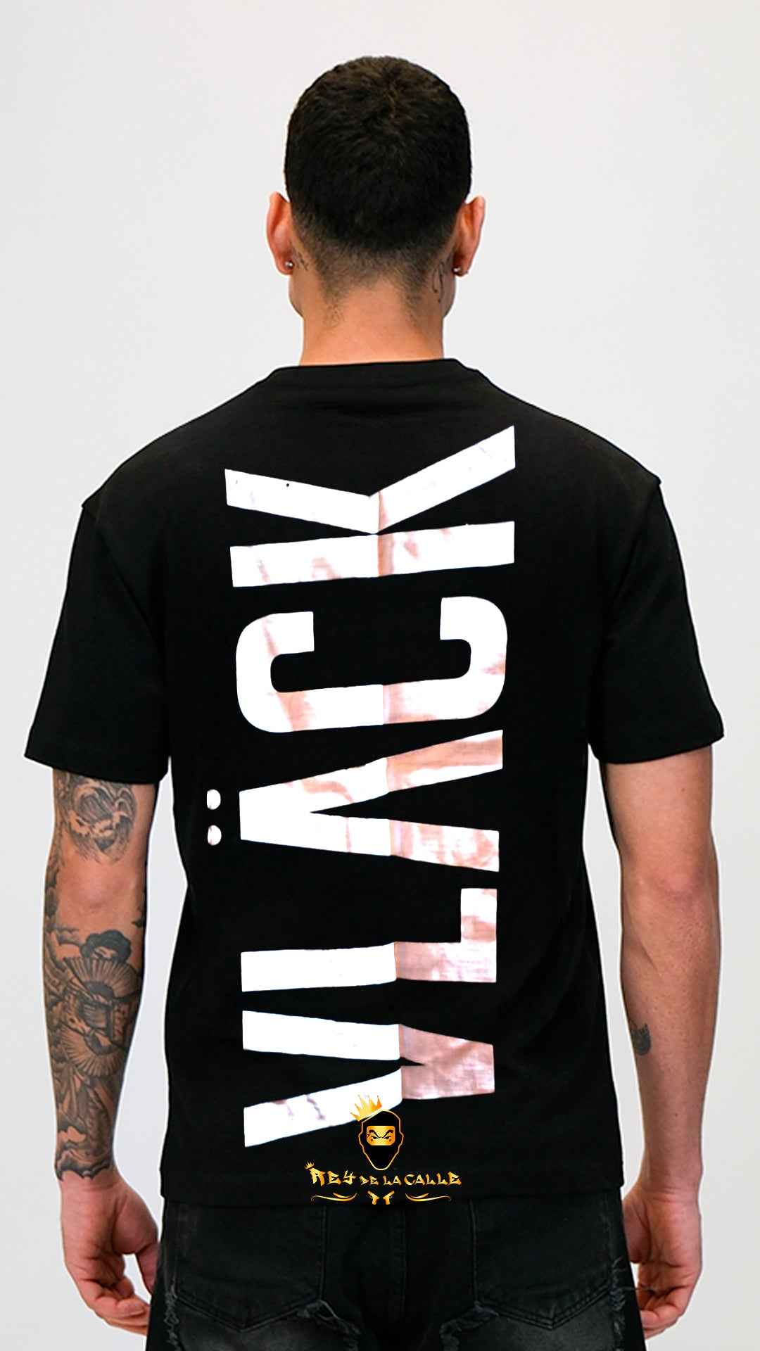 Camiseta Negra de Manga Corta para Hombre con Logo Cuadrado Blanco Bordado