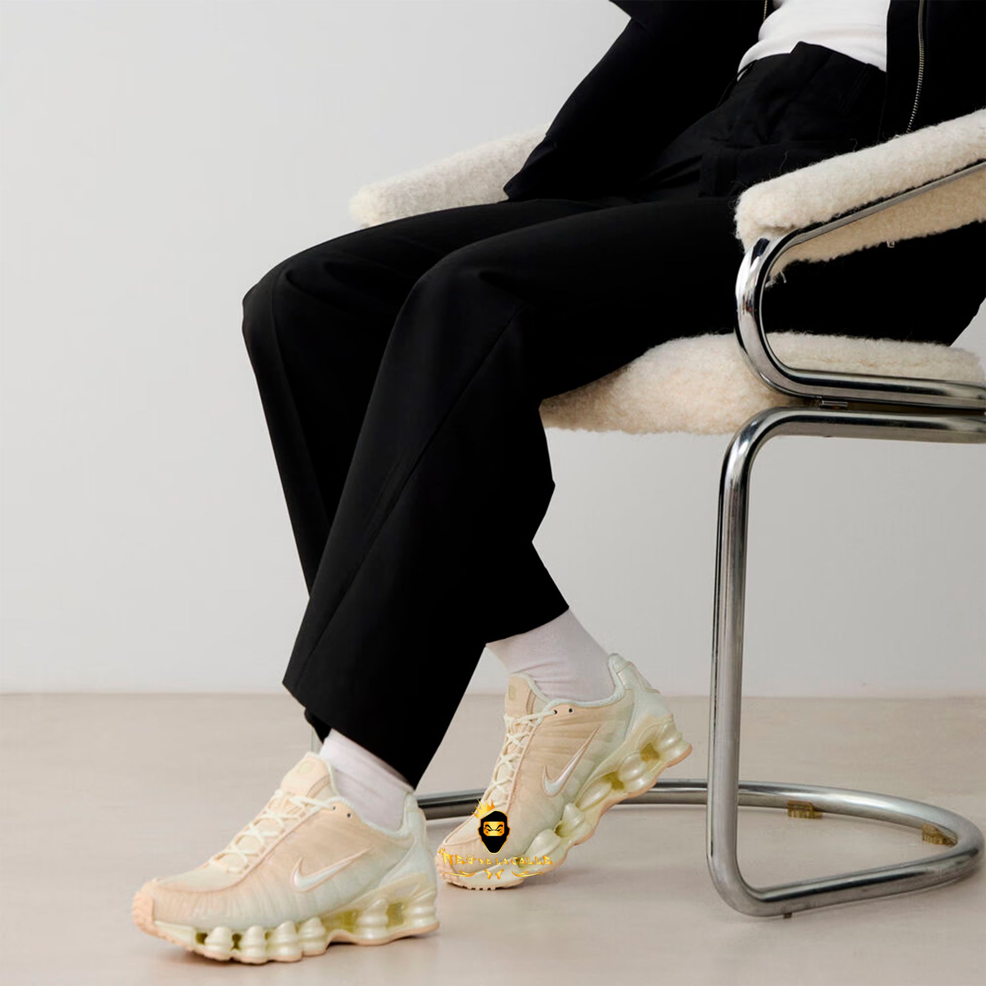 Zapatilla NIKE SHOX TL BEIGE Rey De La Calle