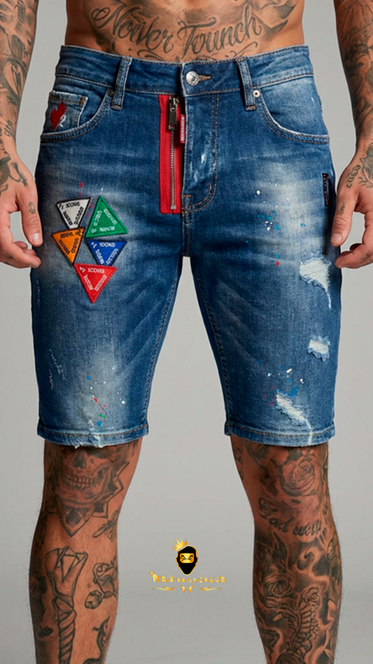 Bermudas Denim de Lavado Medio con Múltiples Parches Triangulares de Colores y Cierre de Cremallera Frontal Rojo Color Riot