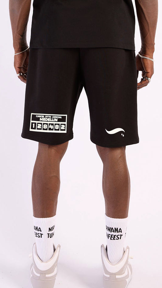 Conjunto Streetwear Pirate Gang Medellín - Camiseta y Short con AK-47 en Pedrería y Detalles de Lujo Rey De La Calle