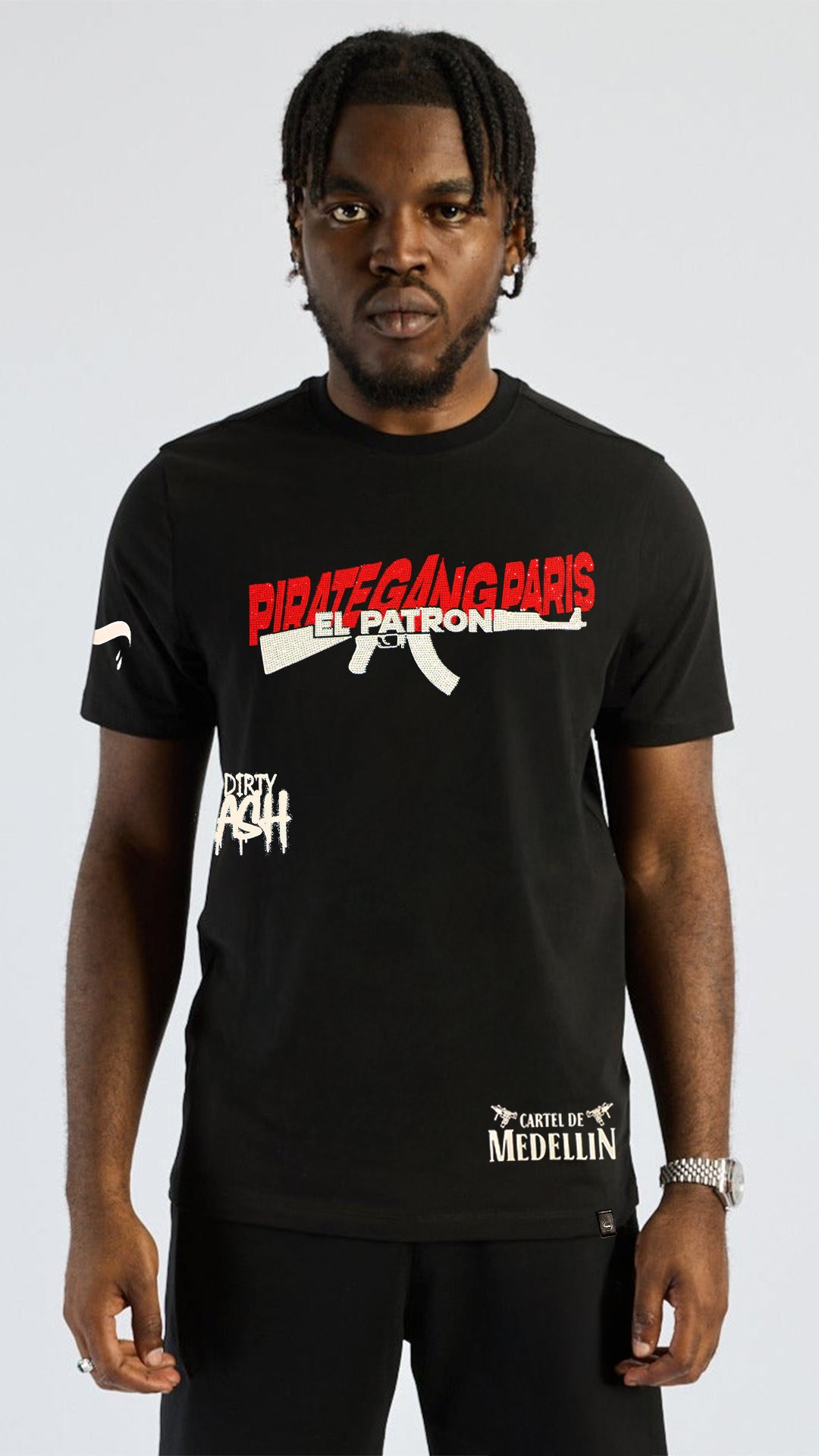 Conjunto Streetwear Pirate Gang Medellín - Camiseta y Short con AK-47 en Pedrería y Detalles de Lujo Rey De La Calle