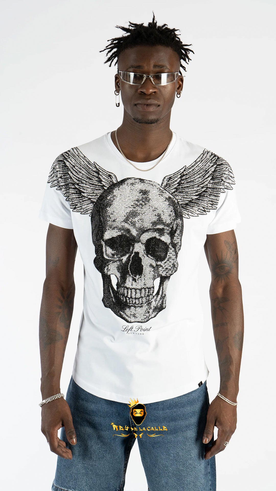 Camiseta Blanca de Lujo Left Point - Calavera con Alas en Pedrería y Cristales Brillantes Rey De La Calle