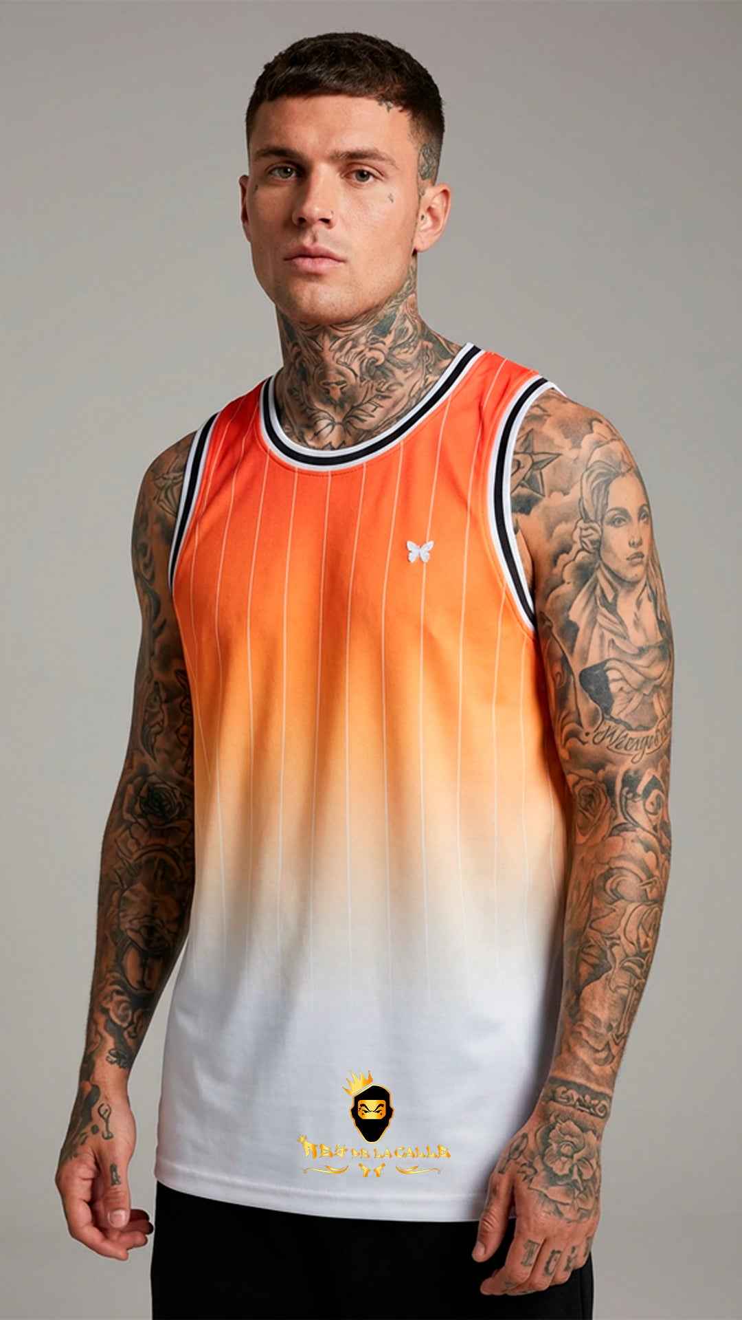 Camiseta de Tirantes Naranja con Degradado a Blanco y Diseño de Rayas Verticales