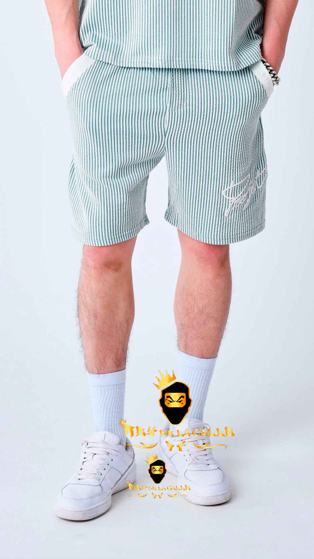 Pantalón Corto de Punto con Rayas Verdes y Blancas con Logo Bordado y Ribetes en Contraste