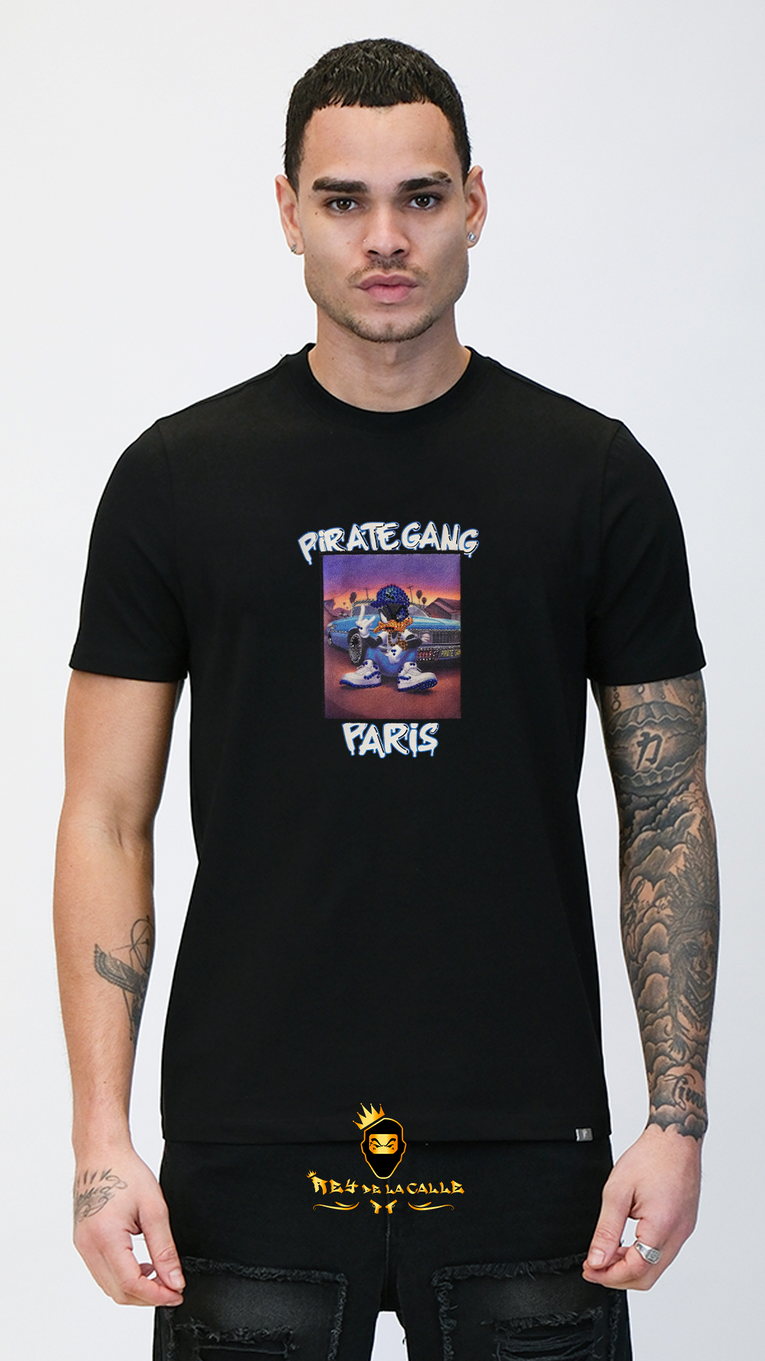 Camiseta Pirate Gang París Negra Terciopelo y Pedrería Brillante Pato Lucas - Rey De La Calle