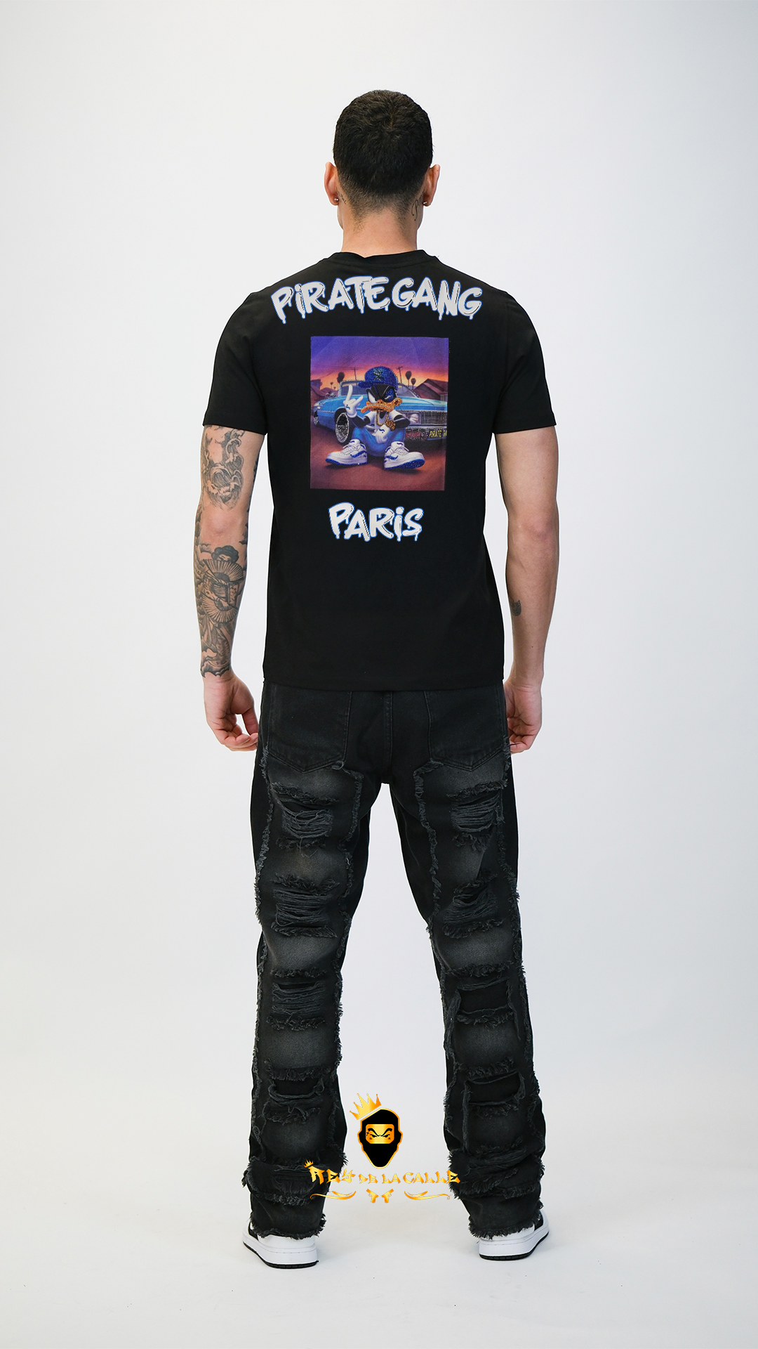 Camiseta Pirate Gang París Negra Terciopelo y Pedrería Brillante Pato Lucas - Rey De La Calle