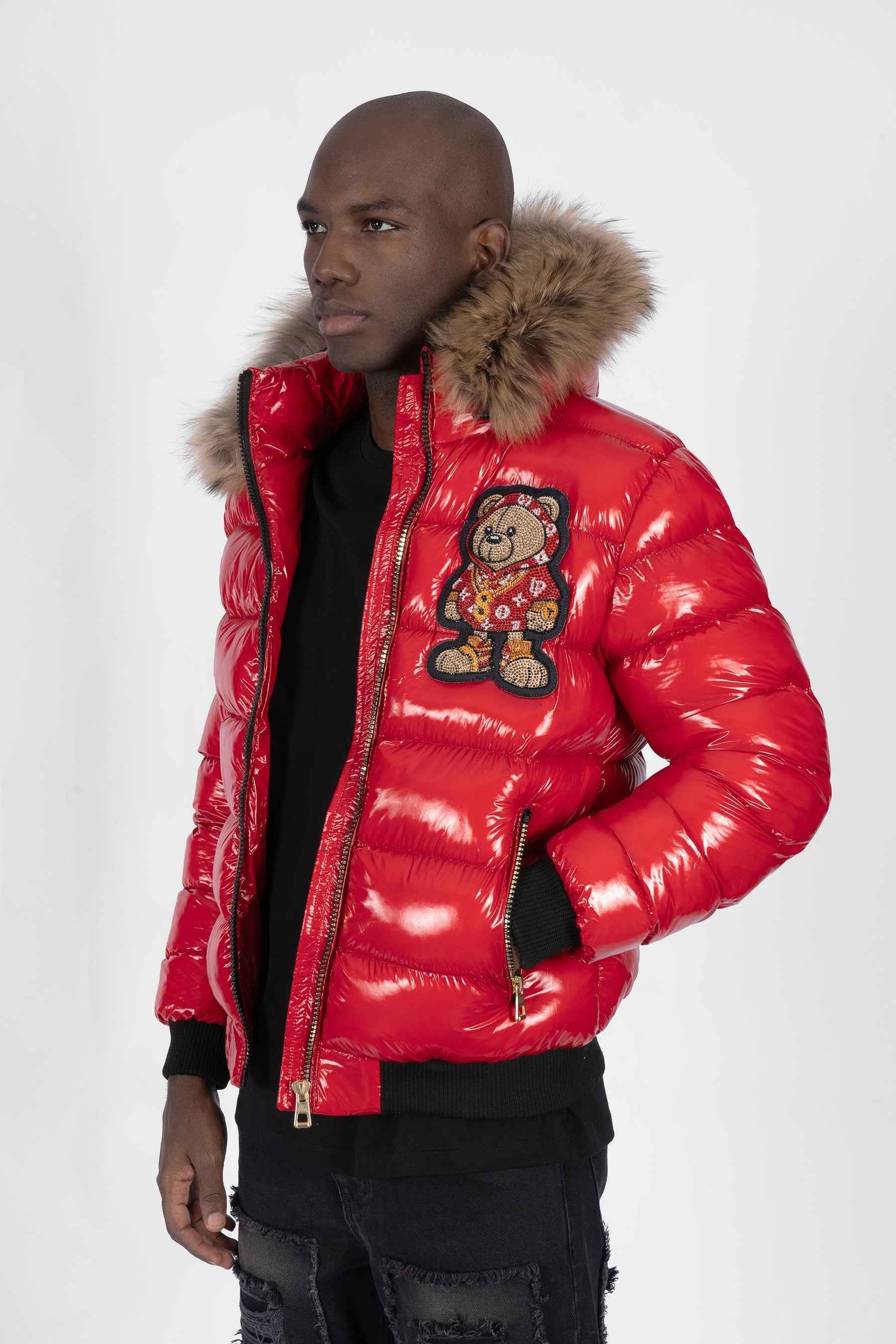 Chaqueta Roja con Capucha de Pelo y Parche de Osito Gánster