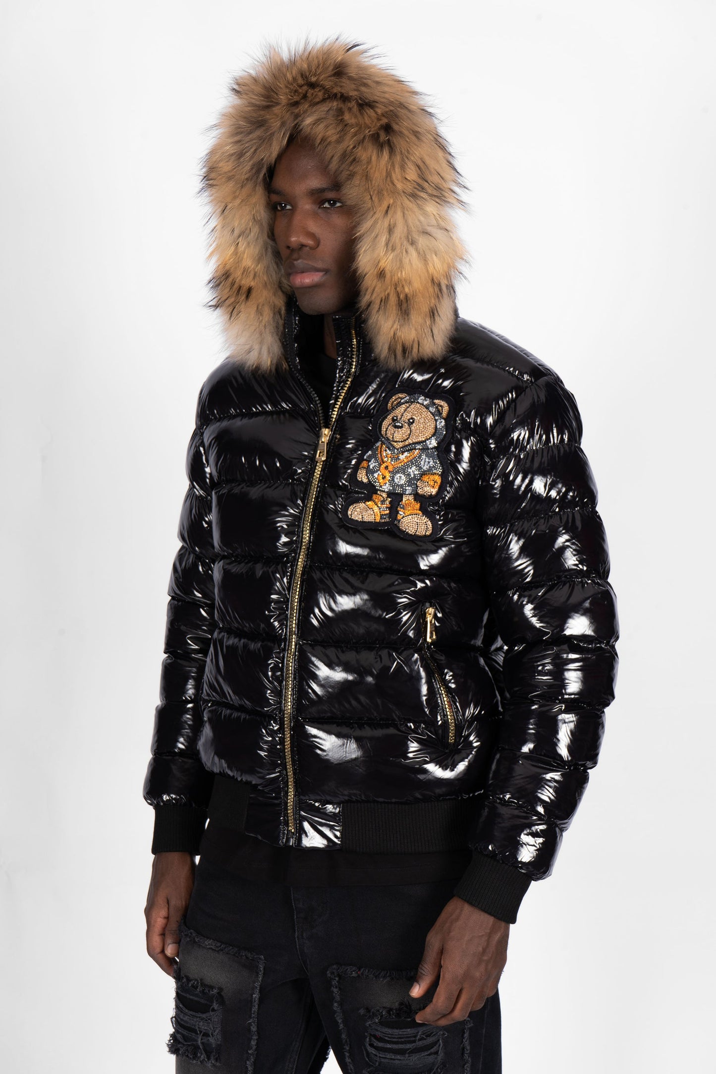 Chaqueta Plumífero Negro con Capucha de Pelo y Diseño de Osito Gánster Monograma Gris
