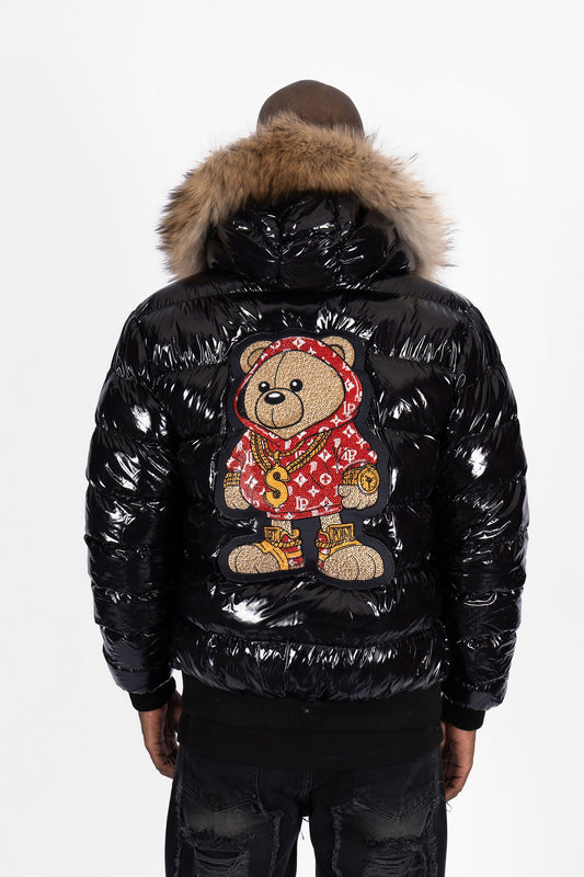 Chaqueta Plumífero Negro con Capucha de Pelo y Diseño de Osito Gánster Rojo