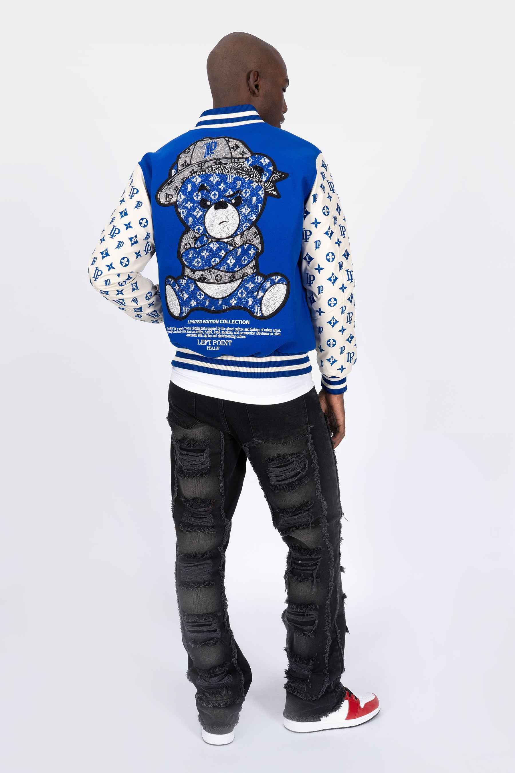 Chaqueta Universitaria Azul y Crema con Monograma y Diseño de Osito Gánster