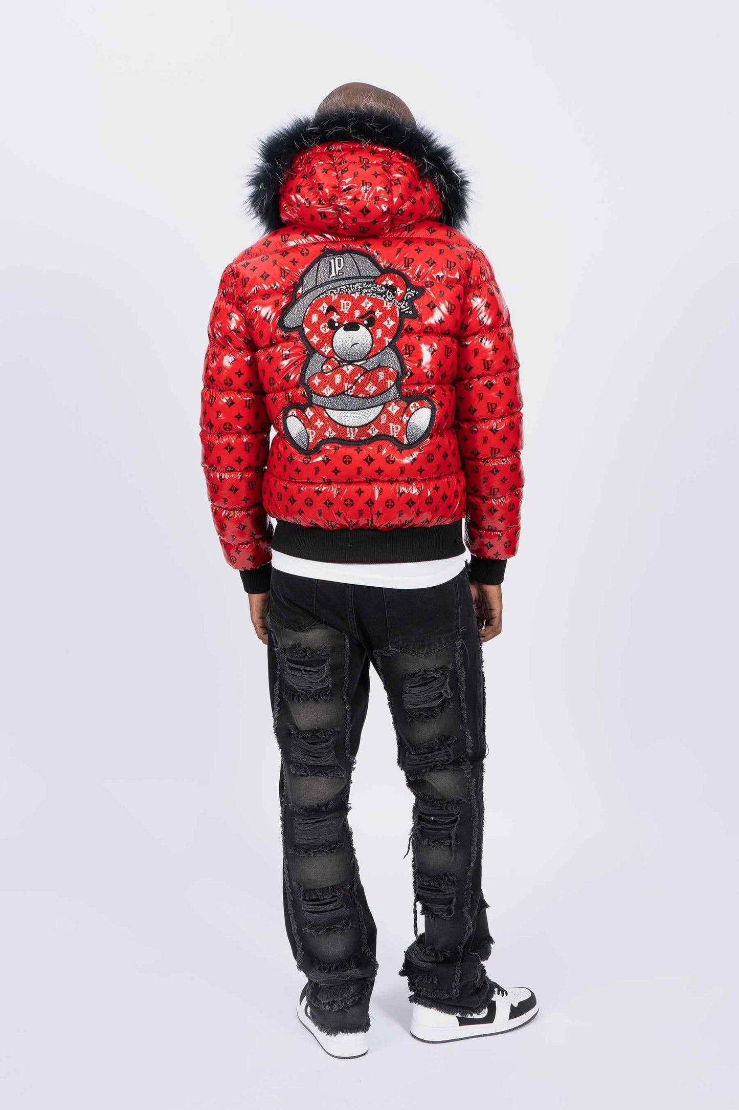 Chaqueta Plumífero Rojo Monograma con Capucha de Pelo y Diseño de Osito Gánster