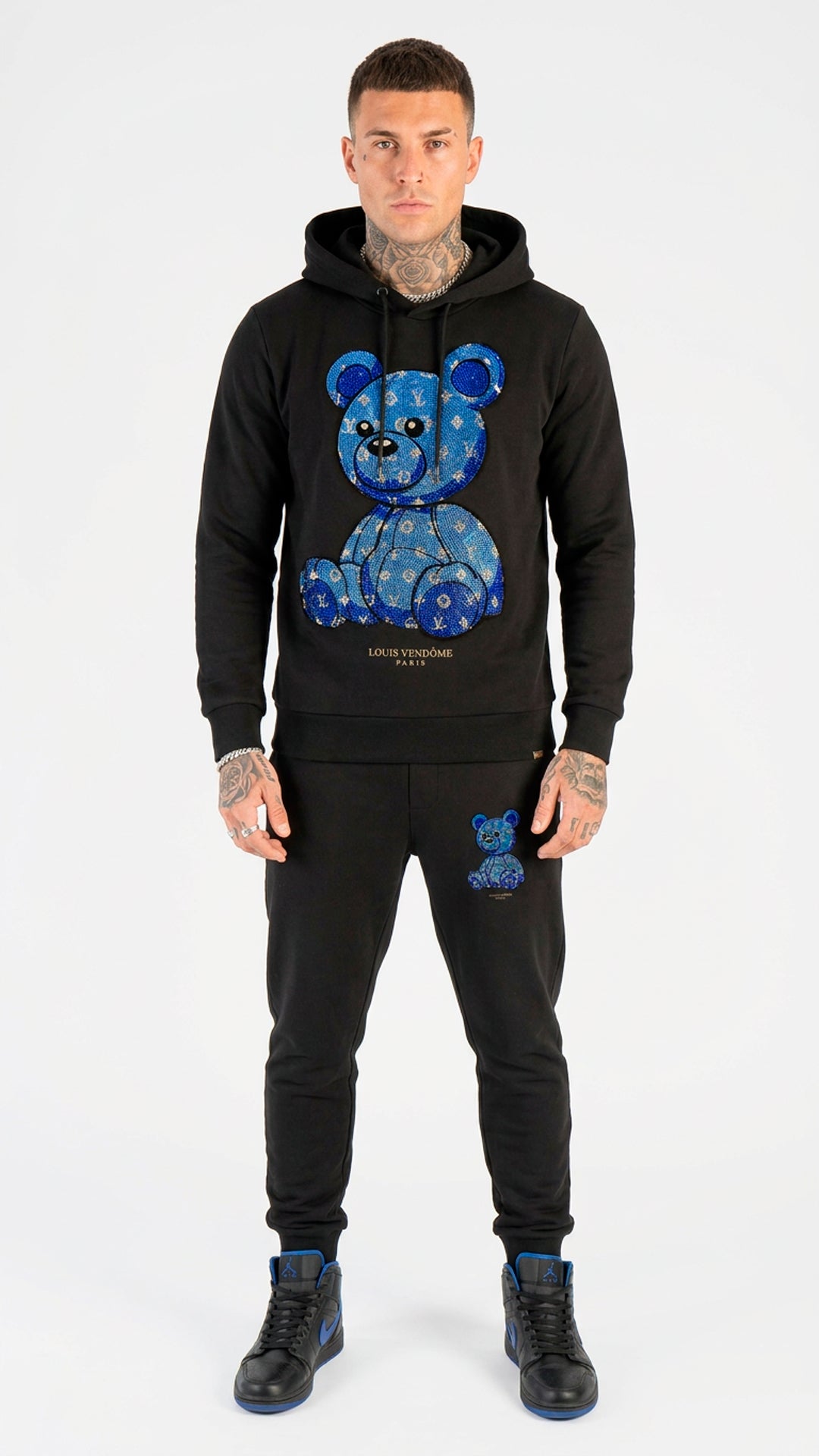 Chándal Negro Louis Vendôme Osito Pedrería Azul Monogram – En Oferta