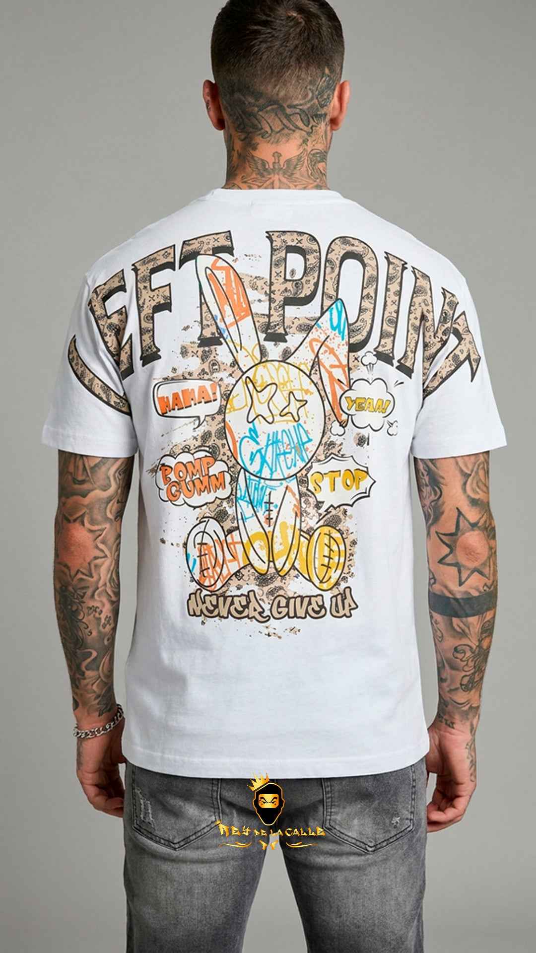 Camiseta Blanca Left Point Conejo Graffiti "Never Give Up"