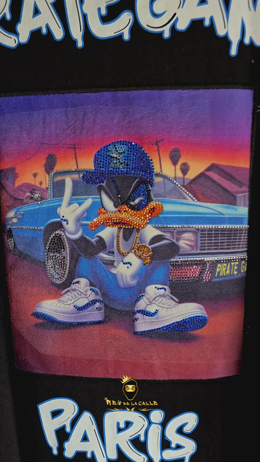 Camiseta Pirate Gang París Negra Terciopelo y Pedrería Brillante Pato Lucas